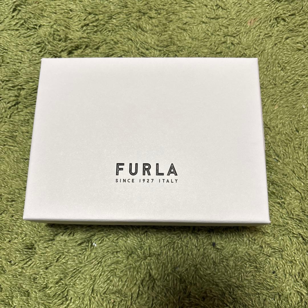 FURLA 財布