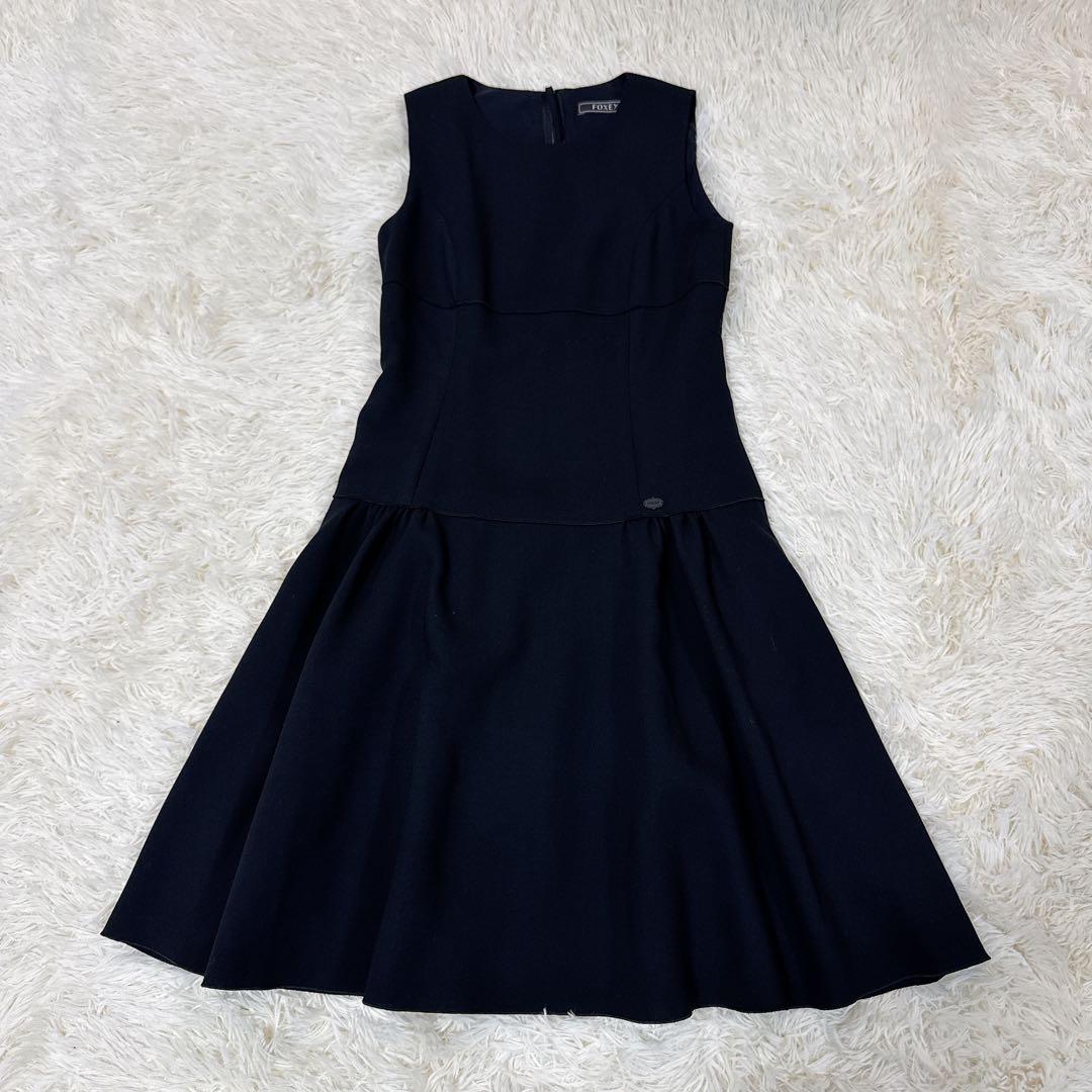 極美品　フォクシー ワンピース レディスピーガ 黒 40 ロゴプレート