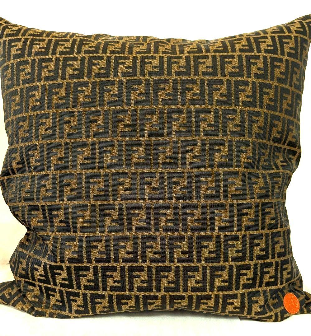 m*g様 Fendi FFロゴ クッションカバー