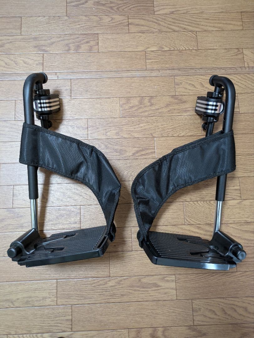 【自走式 耐荷重130kg】ミキKJP-5・大型車椅子・ノーパンクタイヤ・折畳み