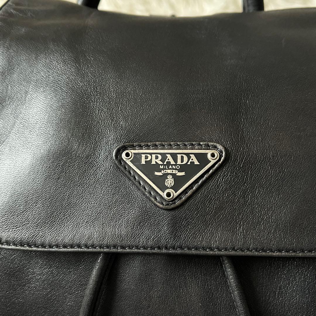 極美品✨PRADA プラダ リュック 三角ロゴプレート　レザー