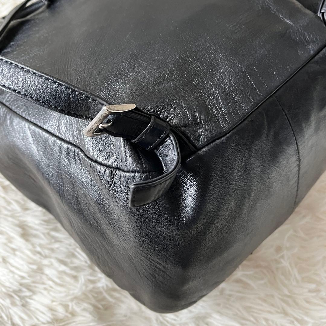 極美品✨PRADA プラダ リュック 三角ロゴプレート　レザー