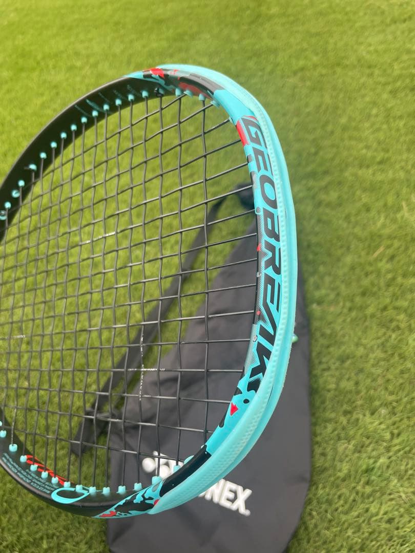 Tソフトテニスラケット　ジオブレイク70vs