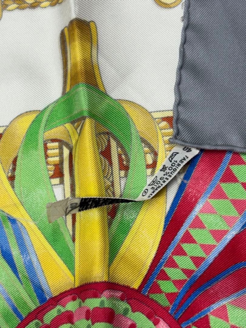 HERMES　エルメス　カレ90 スカーフ　馬のリボン飾り　グレー