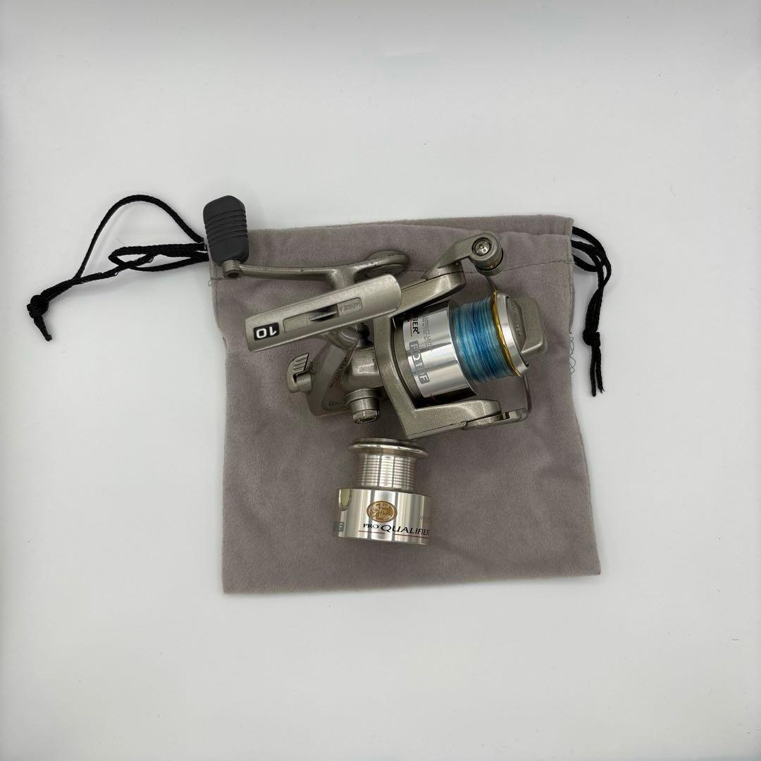 BassProShops PRO QUALIFIER 10F チタン リール