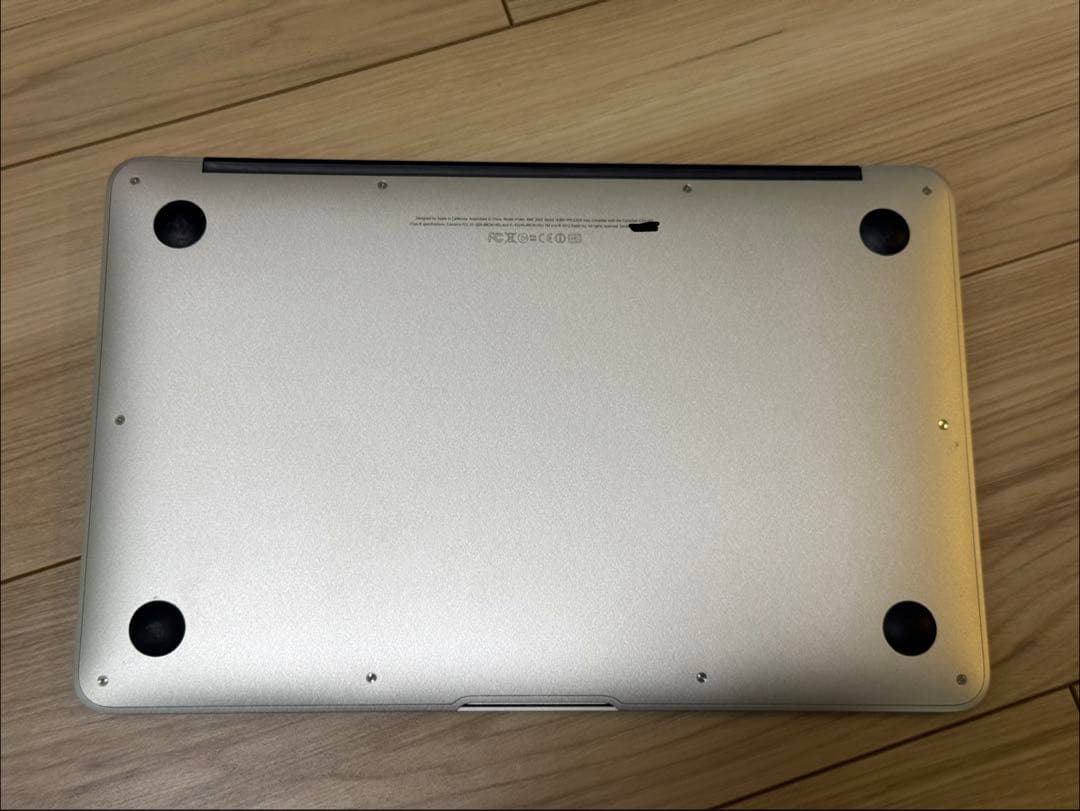 Apple MacBook Air 11インチ A1465 8GB/256GB