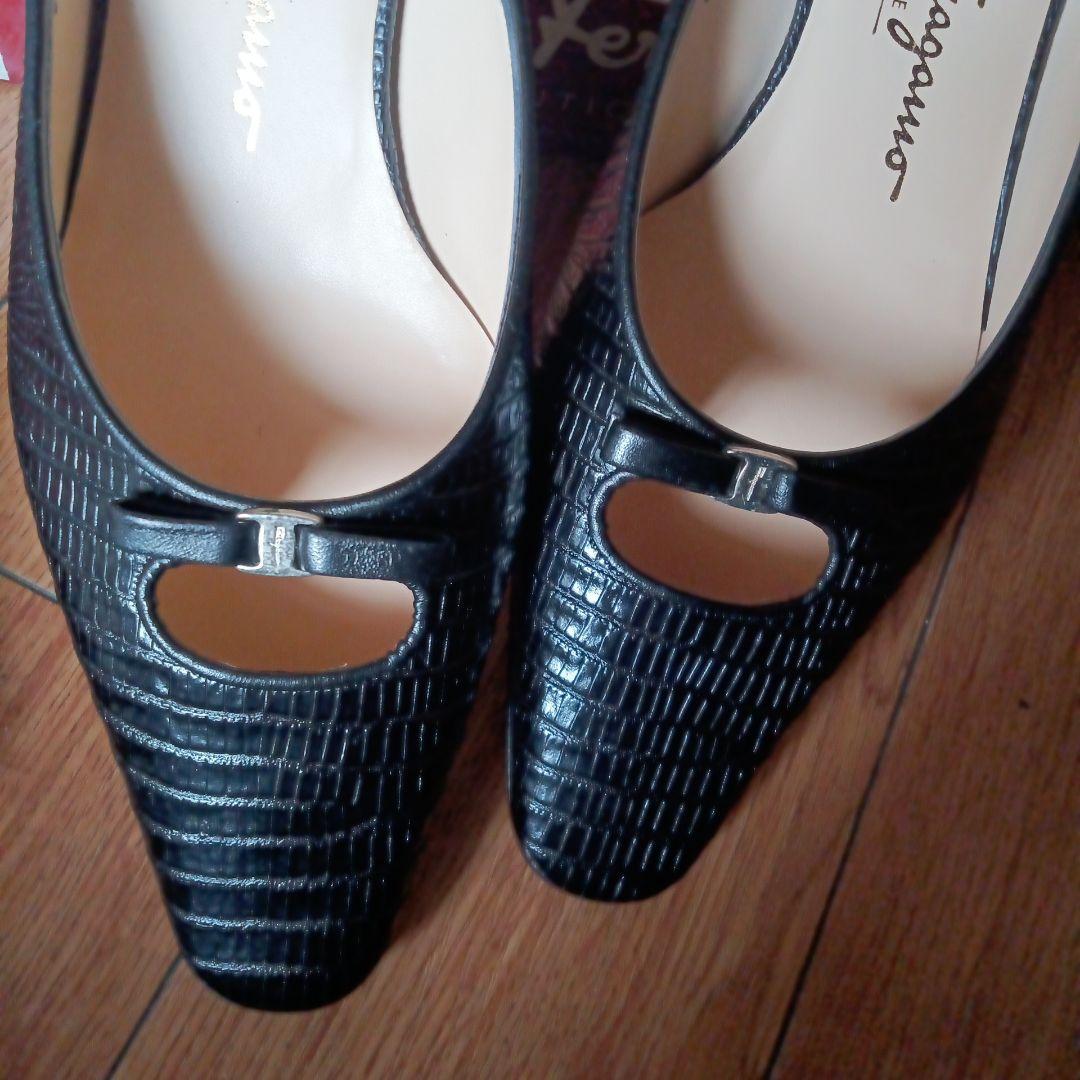 Salvatore Ferragamo ブラックレザー ミュール23