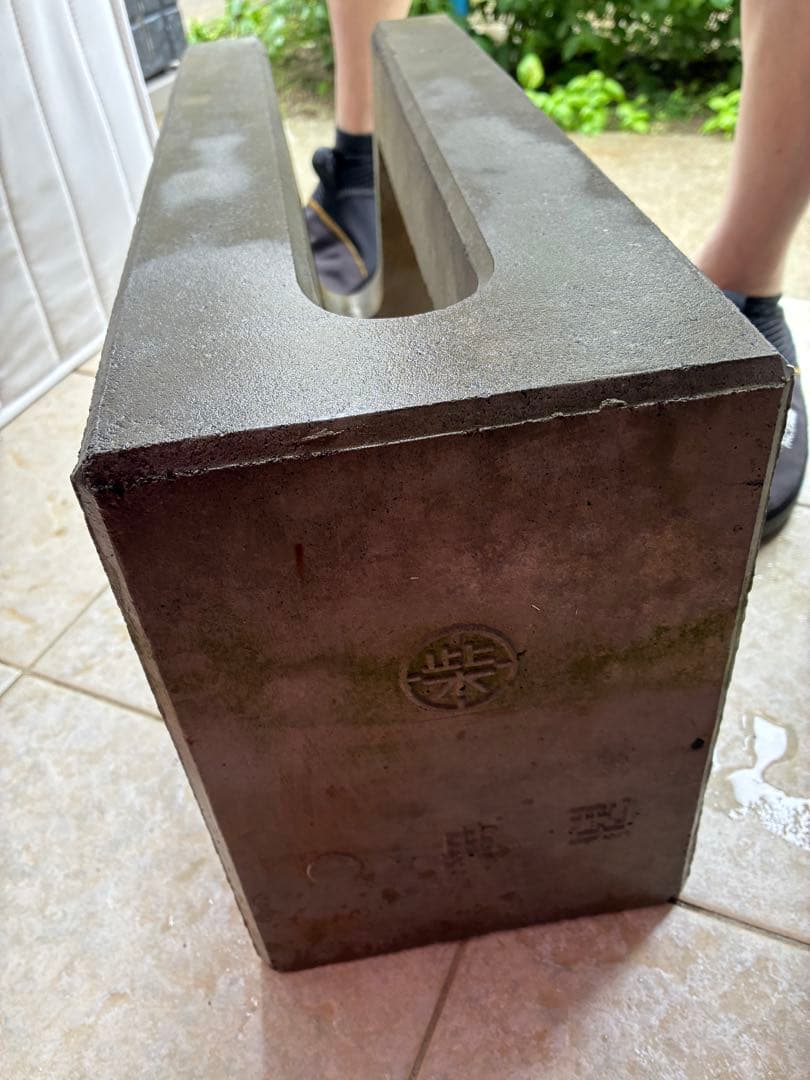 自転車スタンド　コンクリート製　特注品　 Coco