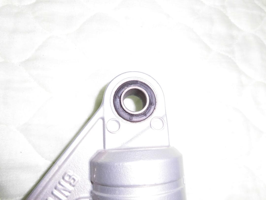 ヤマハＸＪＲ400　オーリンズリアサスペンション　バリオス2にも