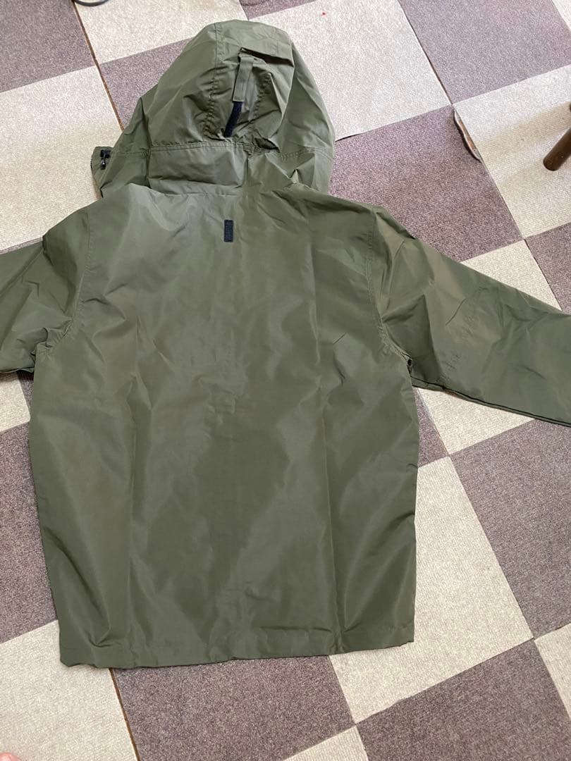 【新品未使用】スノーボードウェア 上下アーミーグリーン　即日発送