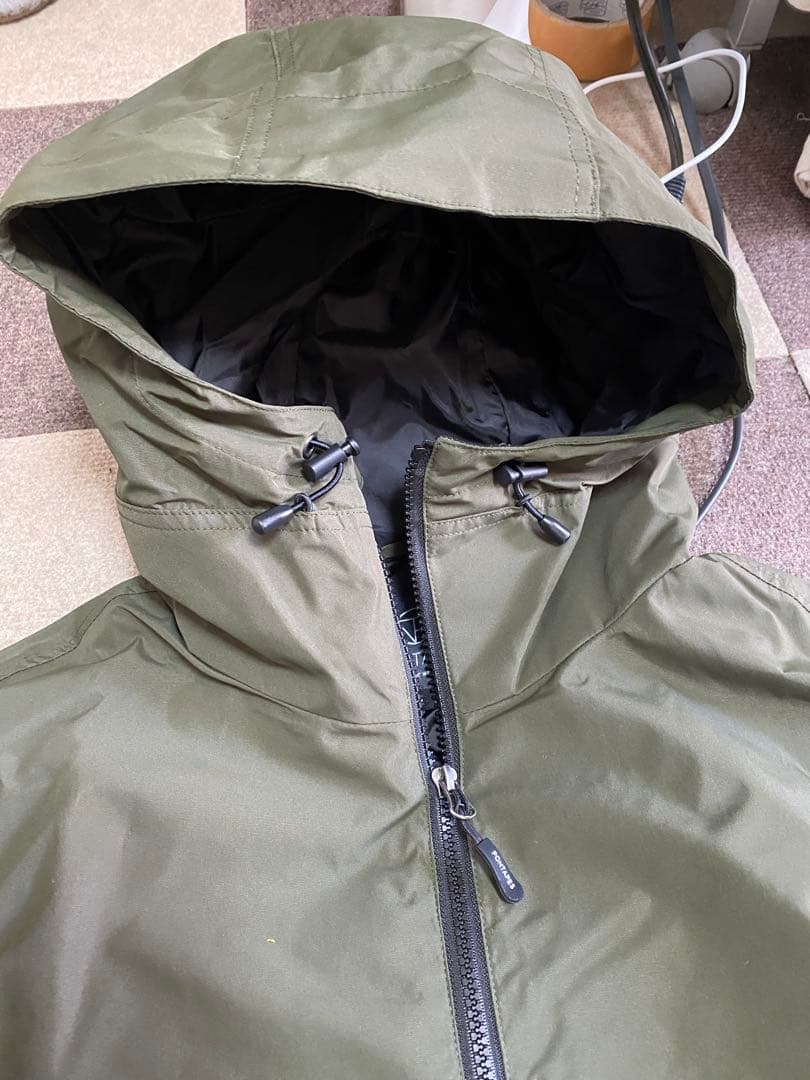 【新品未使用】スノーボードウェア 上下アーミーグリーン　即日発送