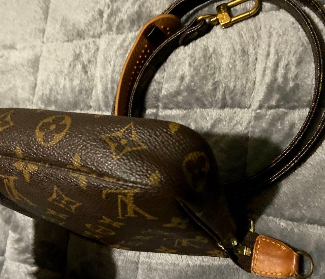 Louis Vuitton モノグラム 肩掛けポーチ　ボディバッグ　正規品　美品