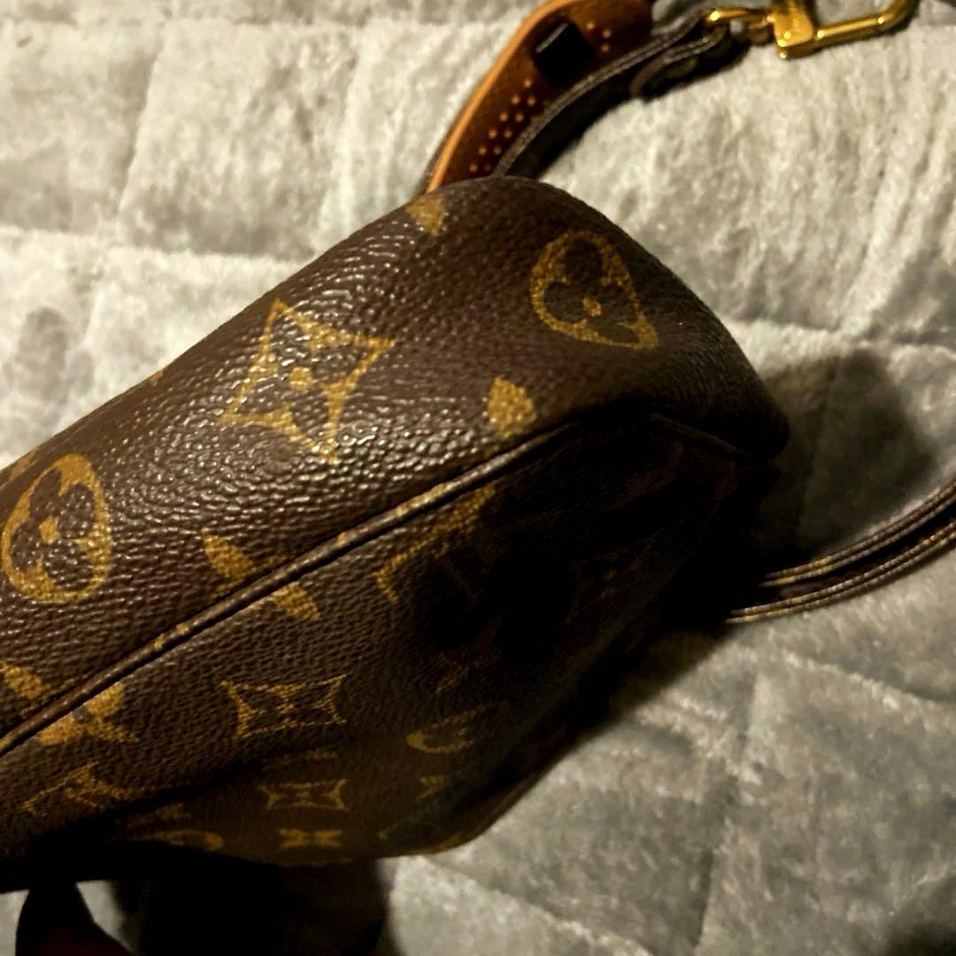 Louis Vuitton モノグラム 肩掛けポーチ　ボディバッグ　正規品　美品