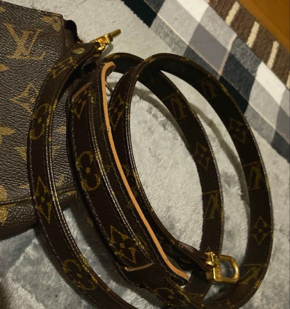 Louis Vuitton モノグラム 肩掛けポーチ　ボディバッグ　正規品　美品