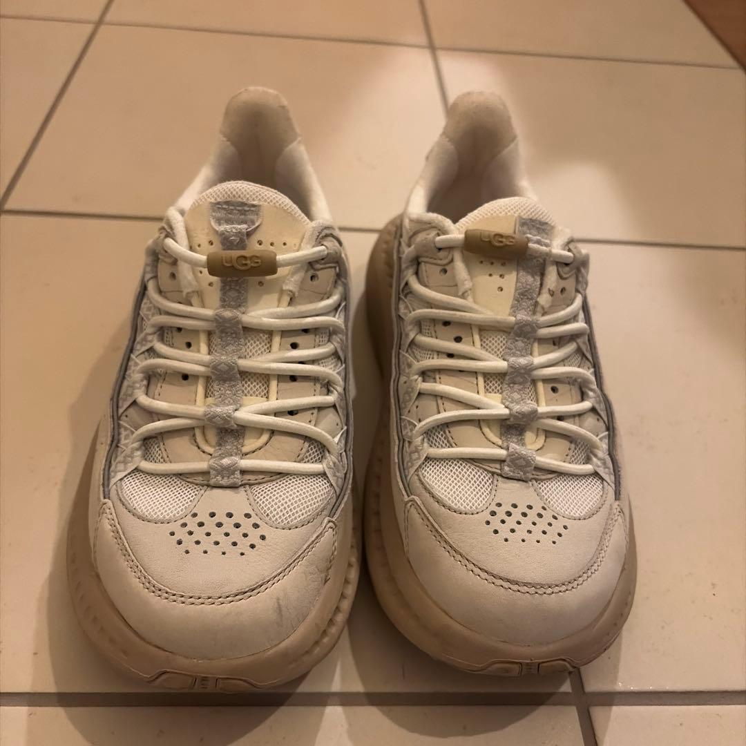 【美品】UGG定価25,300円 スニーカー サイズ23.5cm