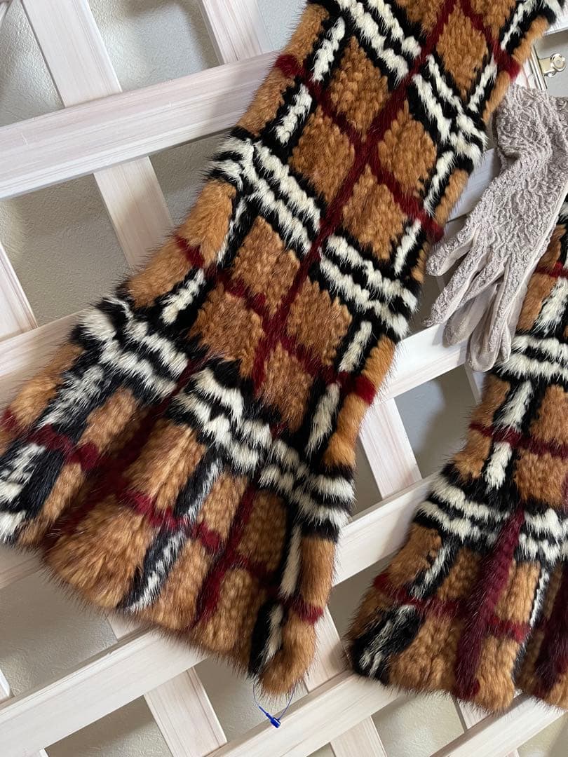 ⭐︎ ミンク　× チェック　新古　⭐︎ショール　　先端ラッフル系