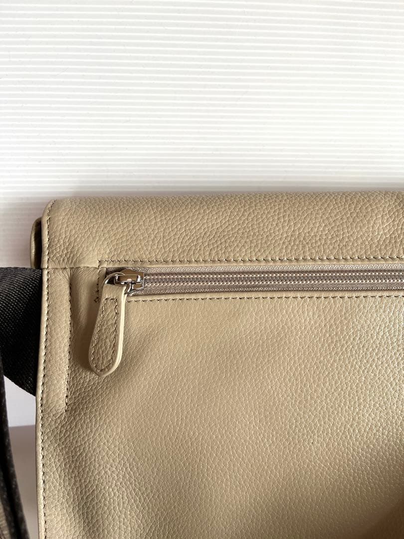 ear PAPILLONNERイアパピヨネ 柄ワイドテープショルダーバッグ 本革