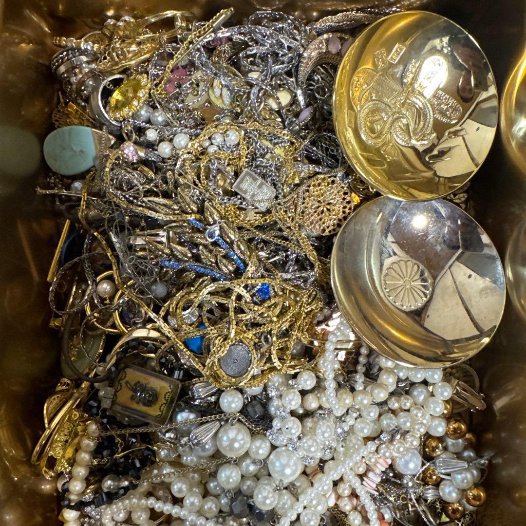 アクセサリー大量まとめ売り　2.1kg ジャンク