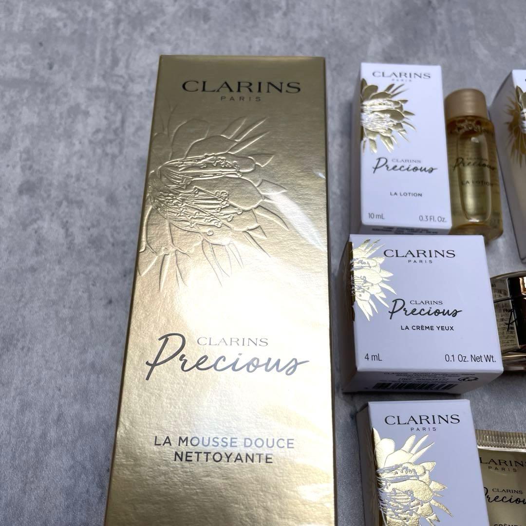 未使用　クラランス　プレシャス　ラ ムース ネトワイヤント アイ クリーム