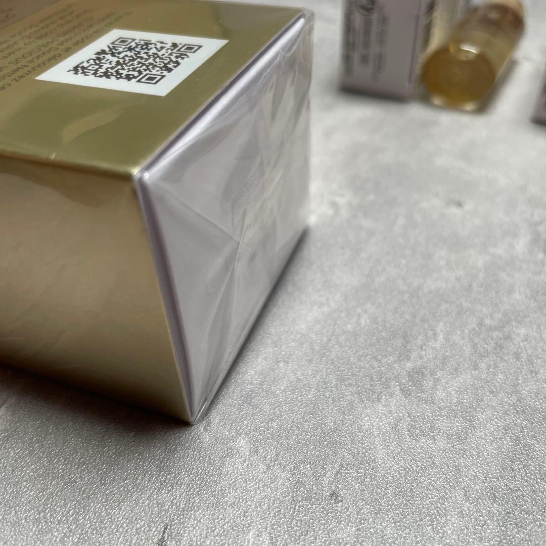 未使用　クラランス　プレシャス　ラ ムース ネトワイヤント アイ クリーム