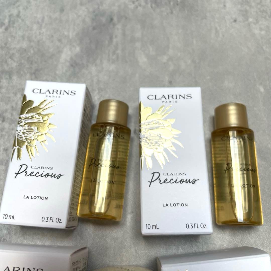 未使用　クラランス　プレシャス　ラ ムース ネトワイヤント アイ クリーム