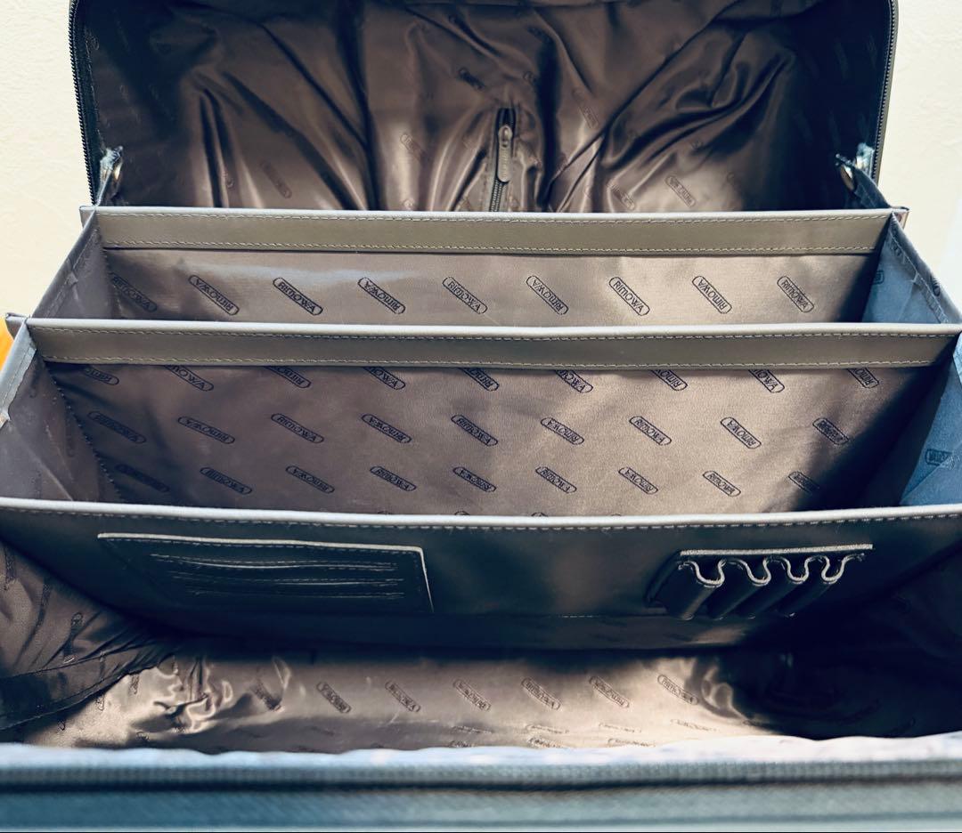 【週末値下】リモワ サルサデラックス2輪 23L 機内ビジネストローリー黒