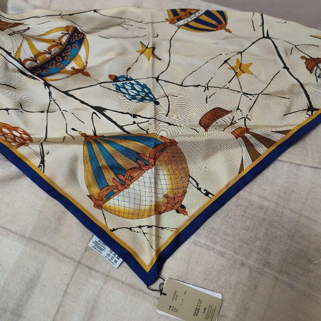 新品マニプリ シルク気球と星のデザイン スカーフ タグ付き