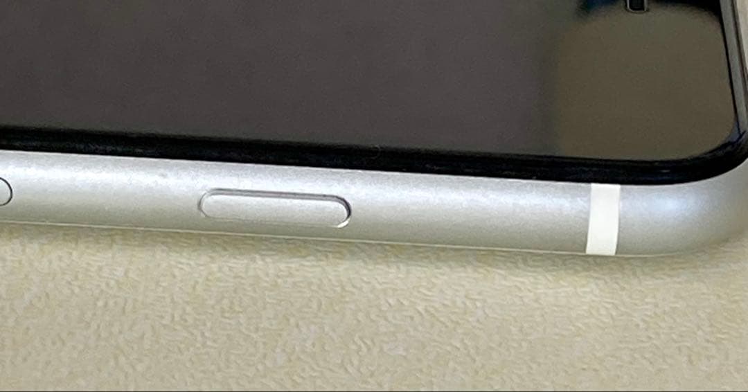 《ジャンク品》 iPhone SE2ホワイト 64GB初期化済