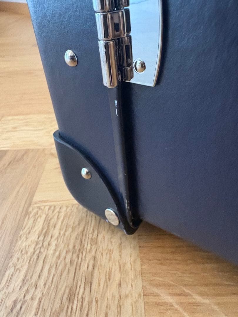 【再度お値下げ・美品】グローブトロッターネイビー2輪