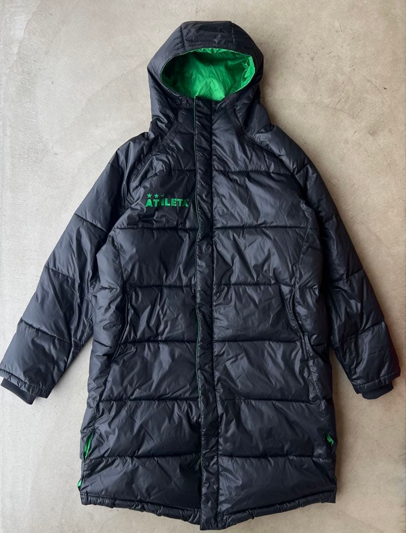 【ATHLETA】アスレタ　ベンチコート　M　黒　緑　ヴェルディカラー