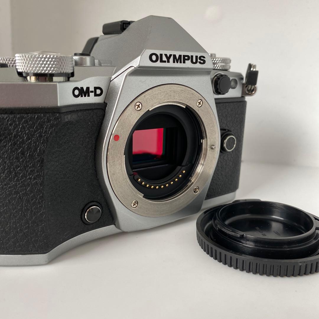 OLYMPUS　 OM-D E-M5 Mark II