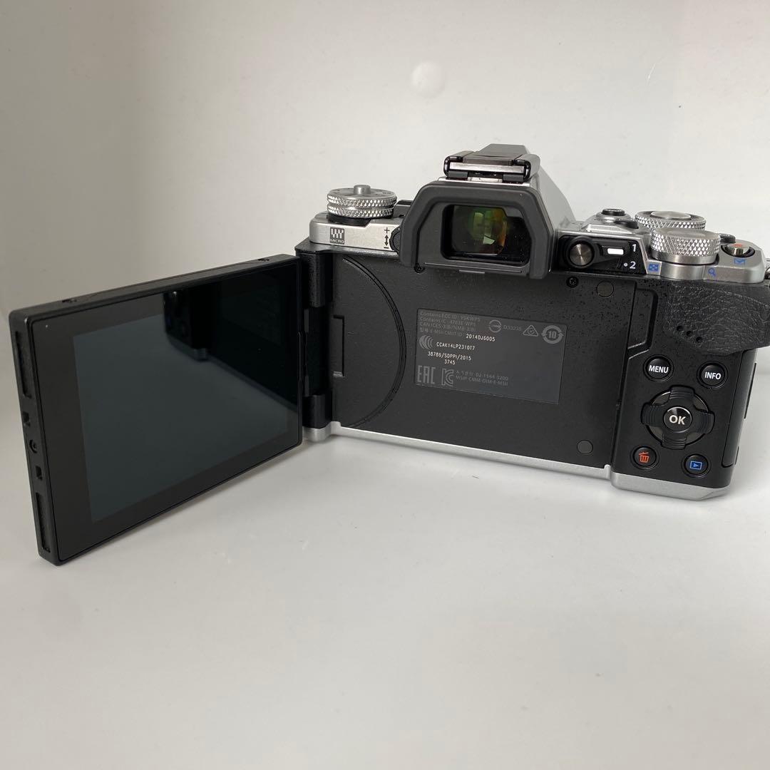 OLYMPUS　 OM-D E-M5 Mark II