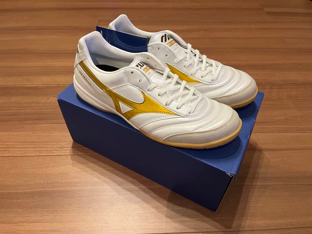 【限定品】MIZUNOモレリアin ホワイト×ゴールド　26.0cm