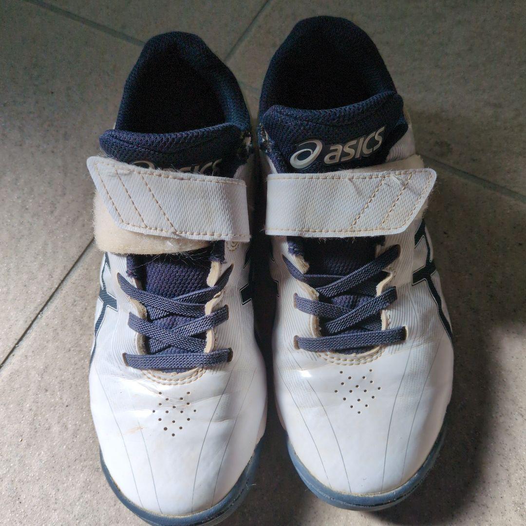 ASICS スパイクシューズ ホワイト/ネイビー - メルカリ