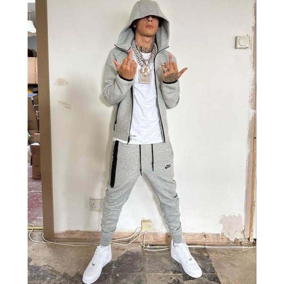 ✨ナイキ テックフリース パーカー グレー 旧モデル 廃盤 セントラル