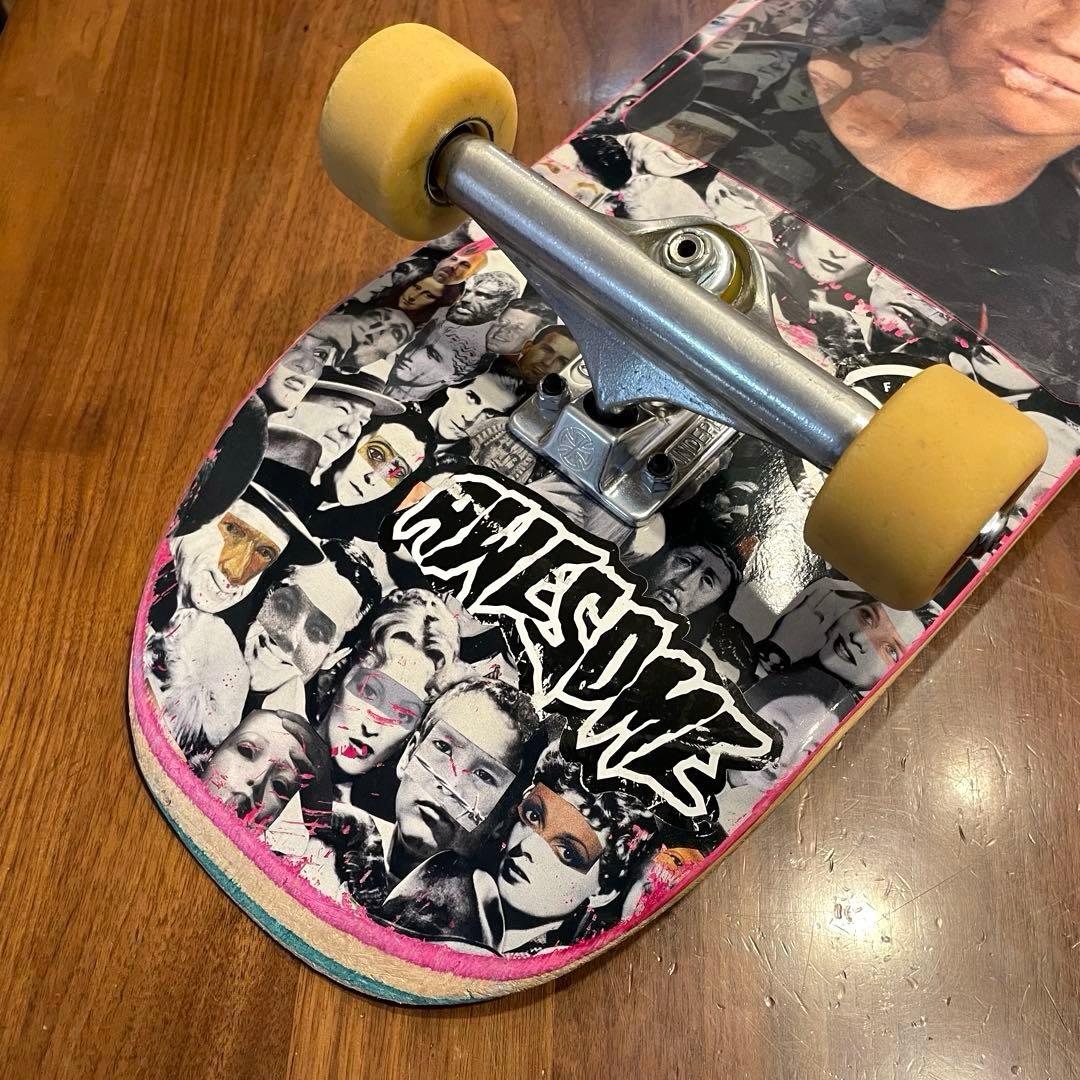 ファッキングオーサム スケボー インディペンデント スピットファイア