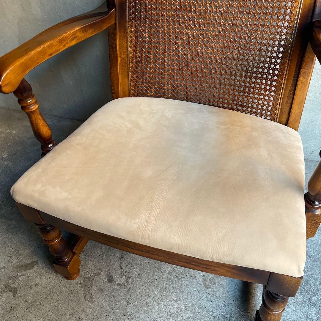 オールドカリモク　コロニアルビンテージアームチェア　本革座面張り替え