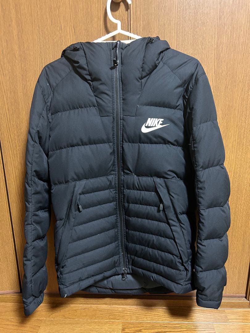Nike ブラック ダウンジャケット フード付き Sサイズ - メルカリ