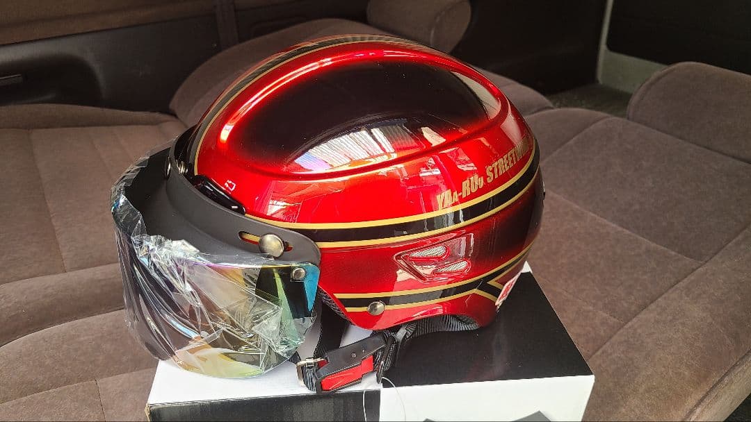 ヤールーヴィンテージ、 シールド付赤、青、シルバー、ブラウン