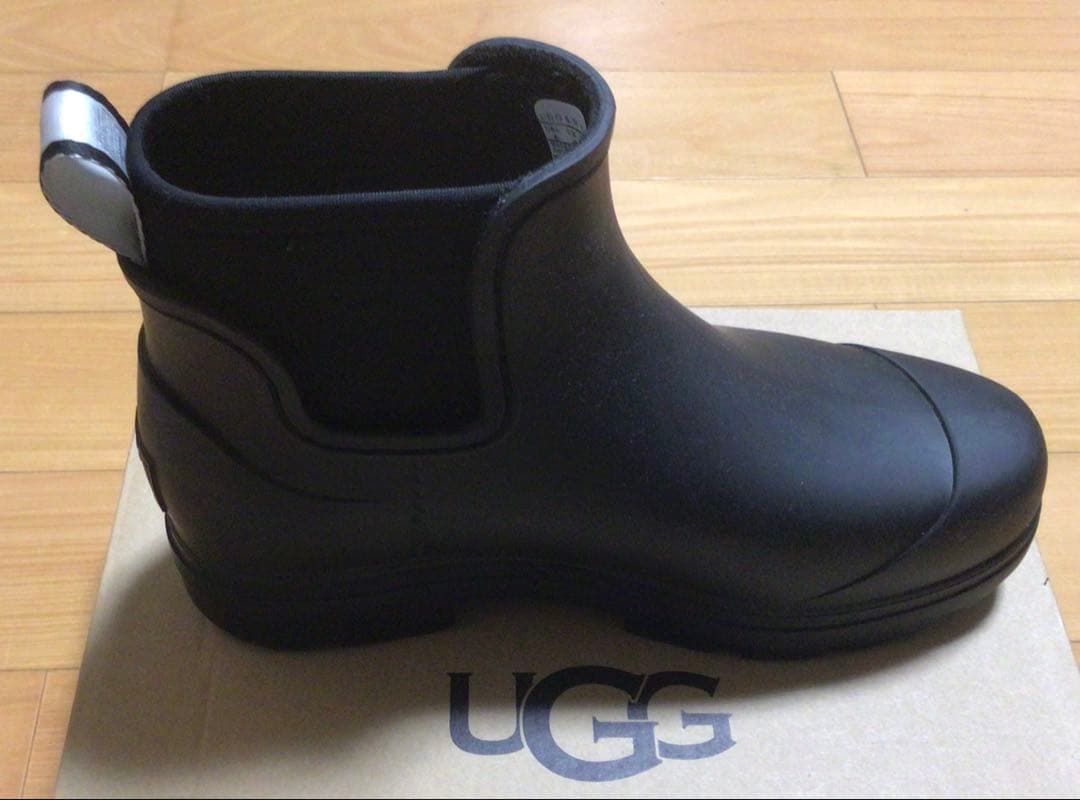 UGG ブラック レインサイドゴアショートブーツ 23cm