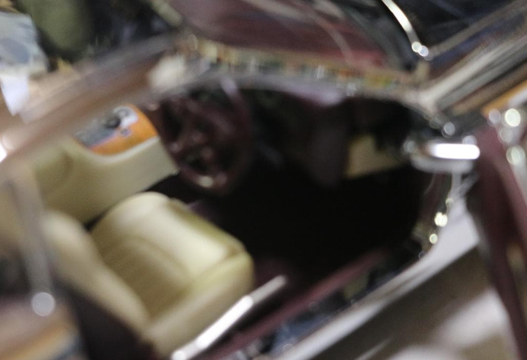 アストン・マーチンDB7 1/18 クロムメッキ仕様 スペイン製 中古品