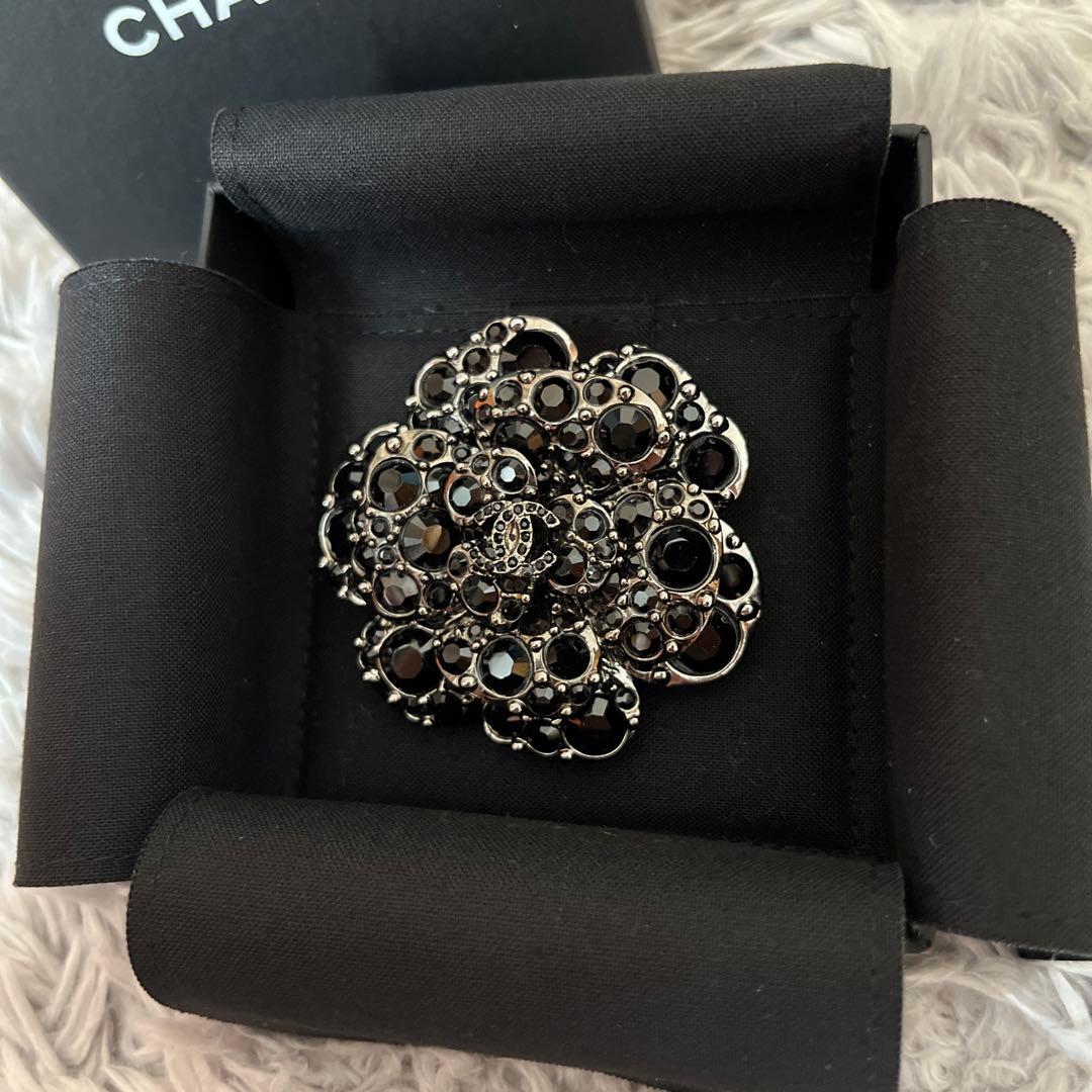 お値下げ❗️新品❗️CHANEL シャネル　ココマーク　カメリア　ブローチ