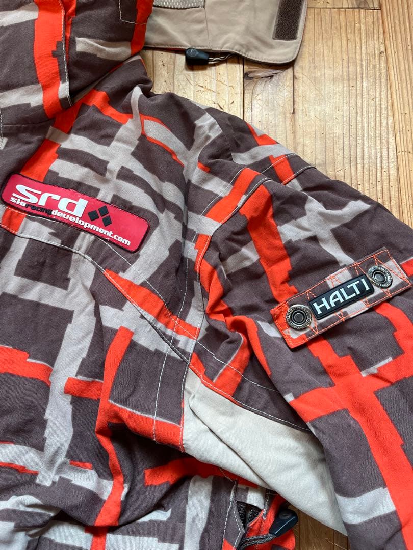 北欧　HALTI ハルチ　スキーウェア上下　日本サイズＭ　暖かさバツグン