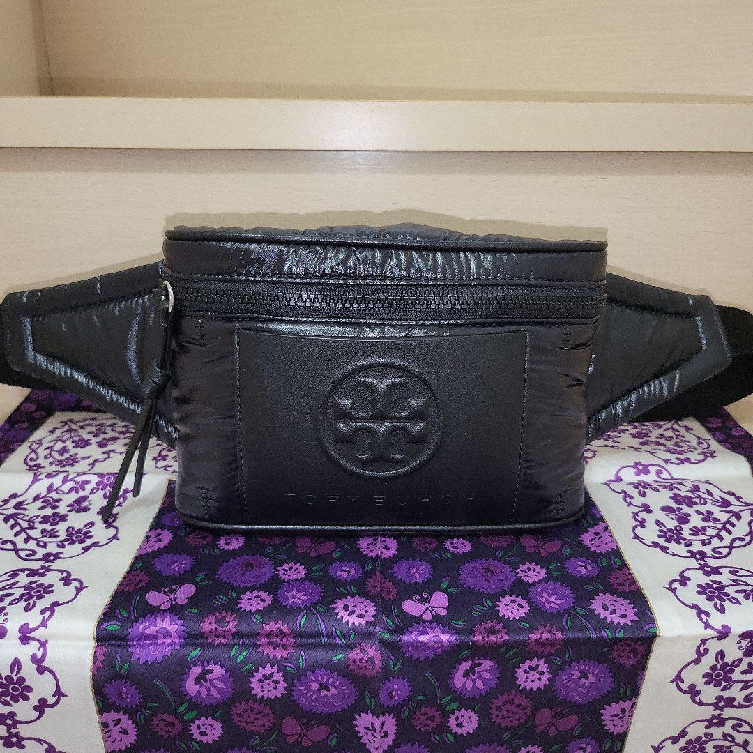 Tory Burch ブラック ボディーバッグ