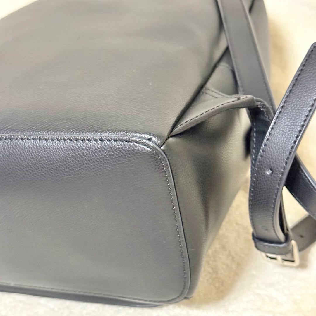 廃盤品 アニエスベー リュック レザー b.ロゴ プレート 黒 本革