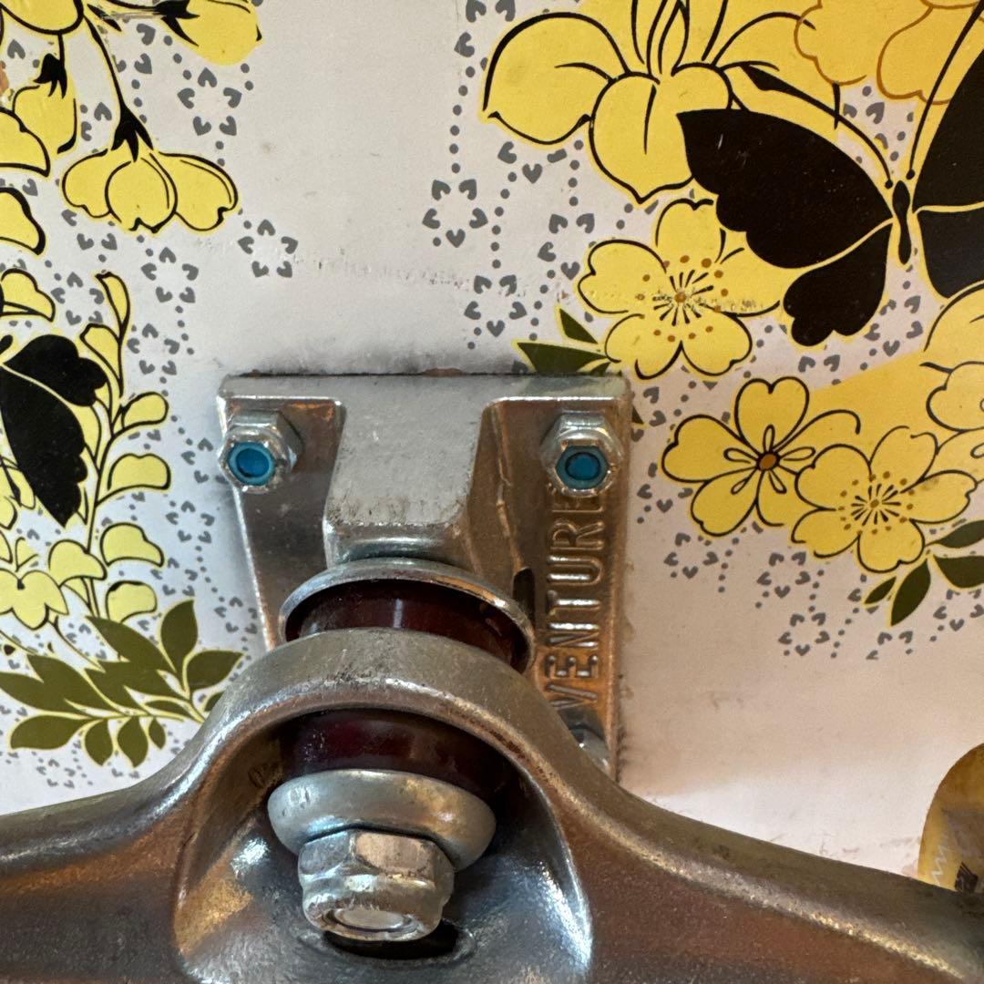 インペリアル 8．0インチ 花柄スケートボード VENTUREロートラック