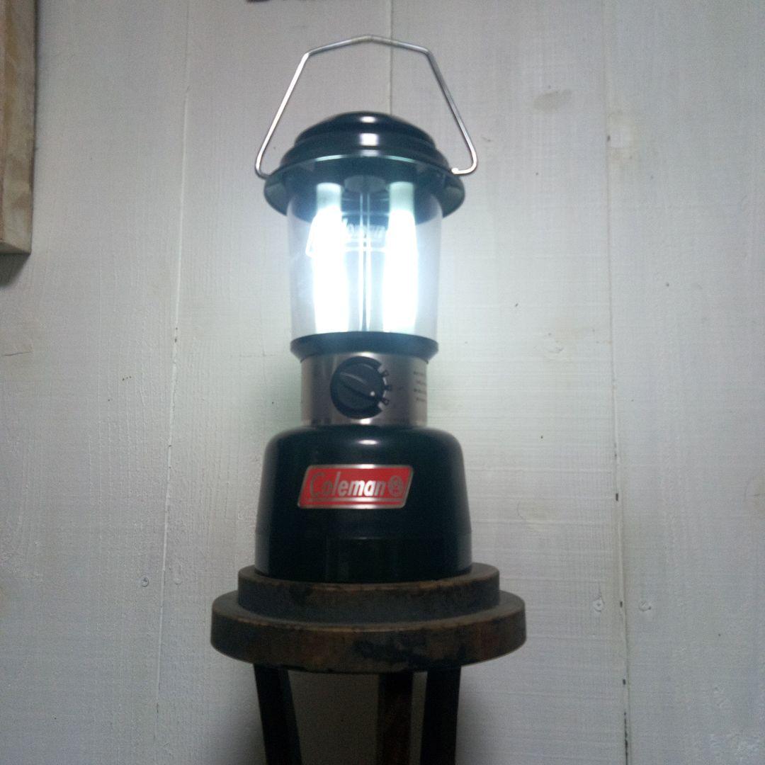 ランプ　ランタンの台　ランプスタンド