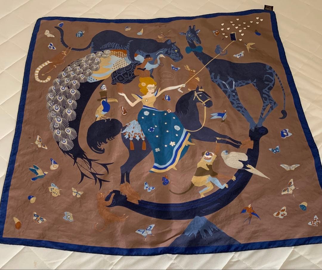 エルメス　スカーフ　カレ90 レアカラー　入手困難！