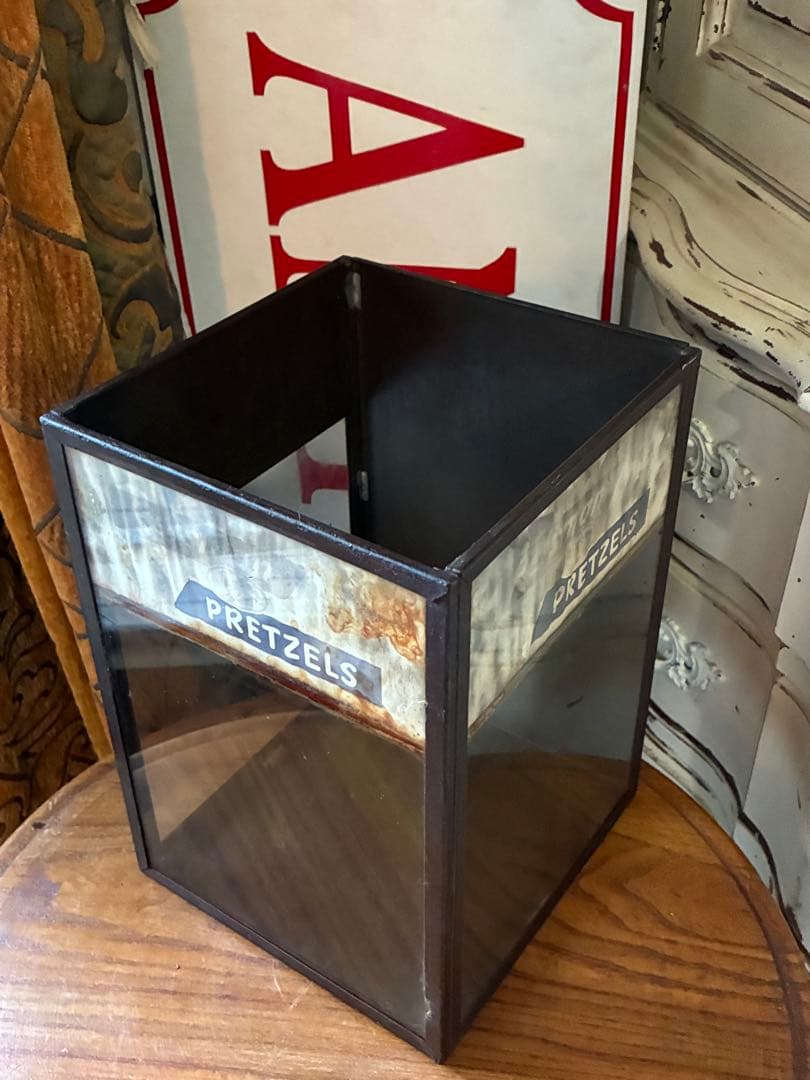 TOMガラス　メタル　ケース　REISMAN PRETZELS アメリカ