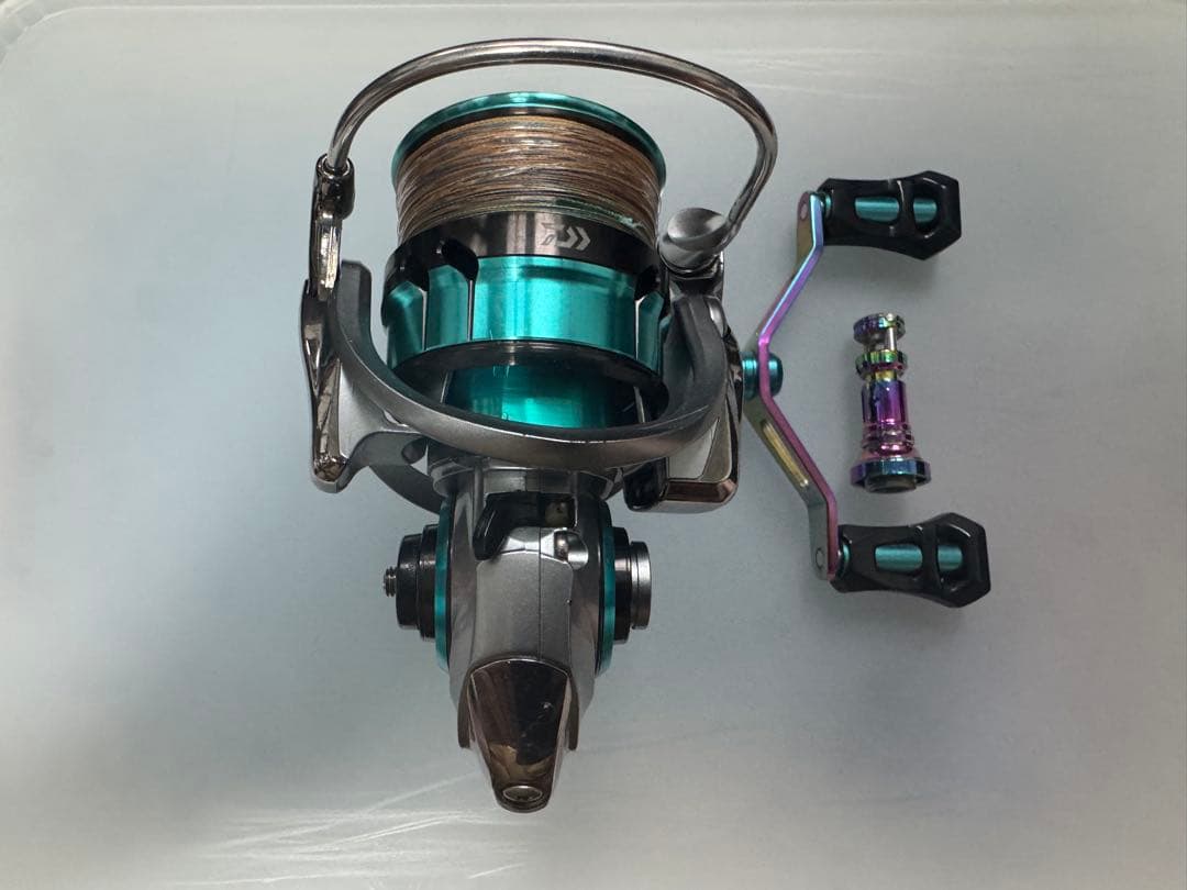 Daiwa 18 エメラルダス AIR LT3000S-CXH エギングリール